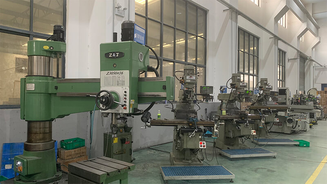 Precision-Mold-Manufacturing-(1)