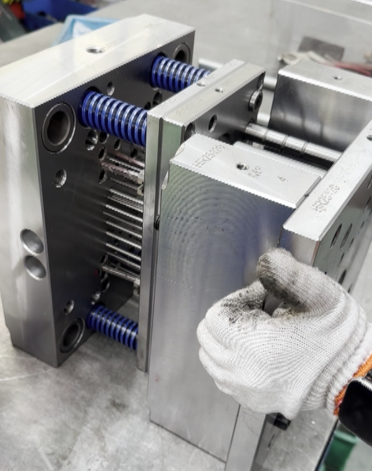 BLECTOR mold fitting