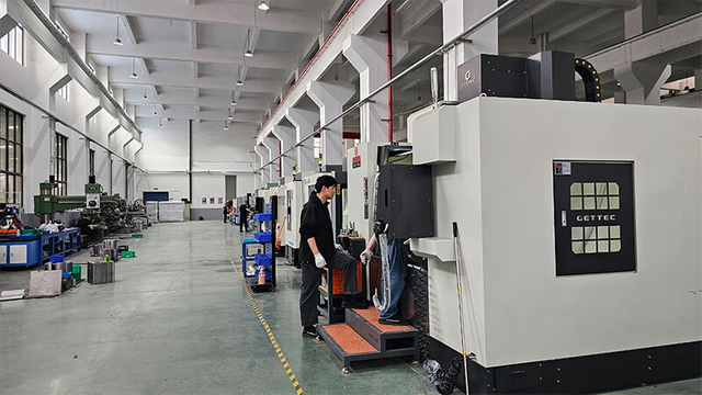 Precision-Mold-Manufacturing-(7)