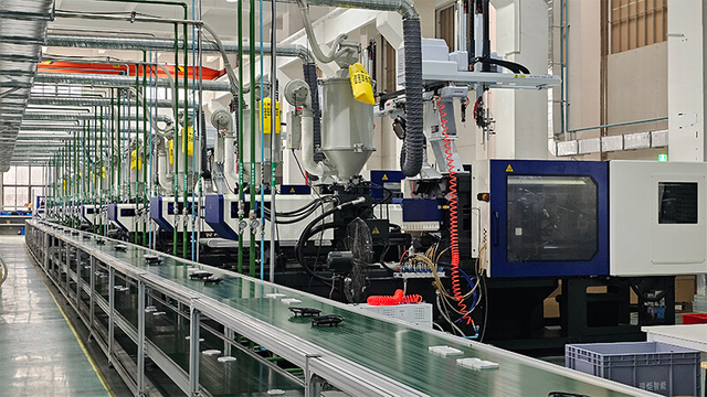 Injection-Molding-Center-(1)